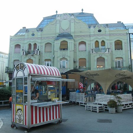 Hostel Nomad Нови Сад Екстериор снимка