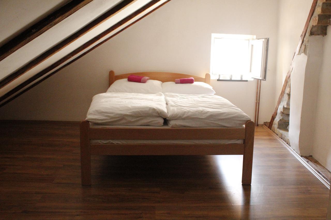 Hostel Nomad Нови Сад Екстериор снимка